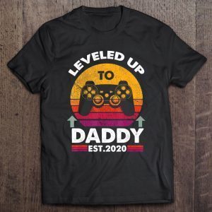 Leveled up to daddy est 2020 promoted to daddy vintage version shirt