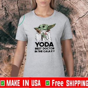 Yoda Hug best doctor in the galaxy Tee Shirts