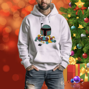 A knitting Boba Fett Tee Shirt