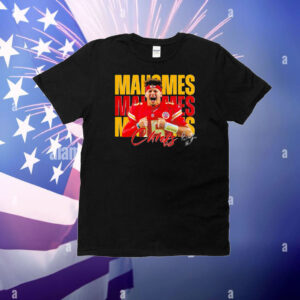 Patricks Mahomes 15 Kansas City Chiefs football players signature graphic T-Shirt