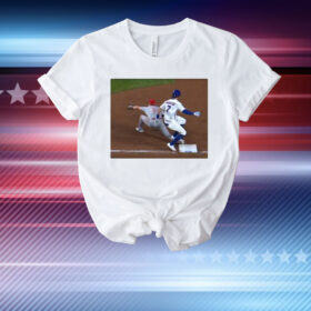 Dansby Swanson Mis-Stepped First Base Chicago Cubs T-Shirt