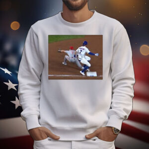 Dansby Swanson Mis-Stepped First Base Chicago Cubs T-Shirt