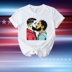Drake and Kendrick kissing meme T-Shirt