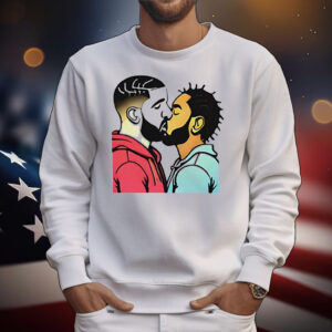 Drake and Kendrick kissing meme T-Shirt